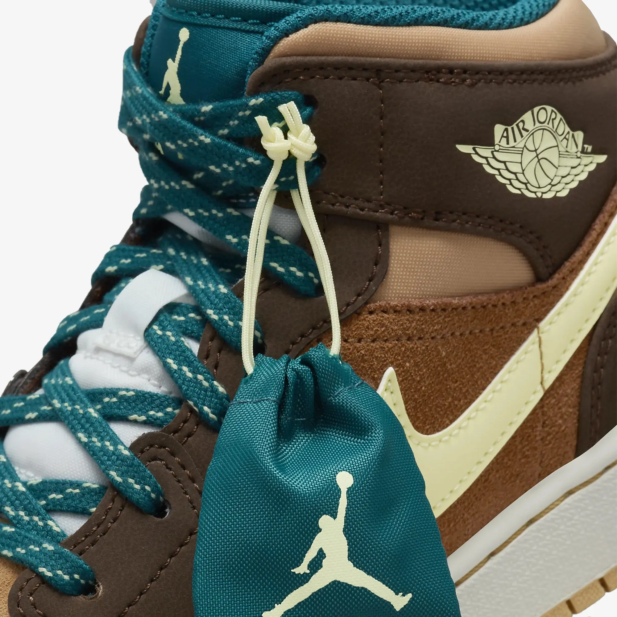 AIR JORDAN 1 MID SE 'CACAO WOW/LUMINOUS GREEN-ALE BROWN' (GS)