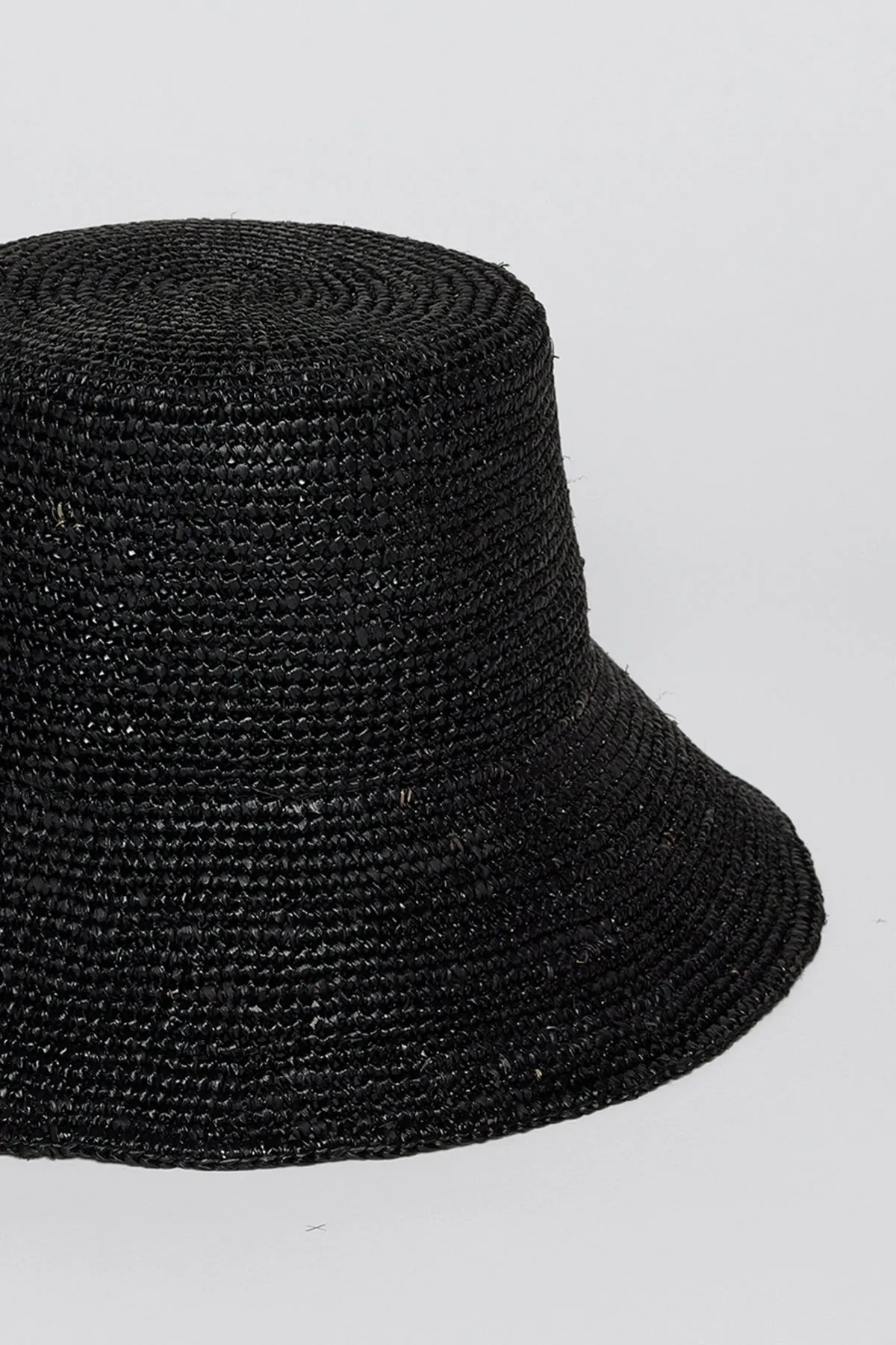 CHIC CROCHET BUCKET HAT