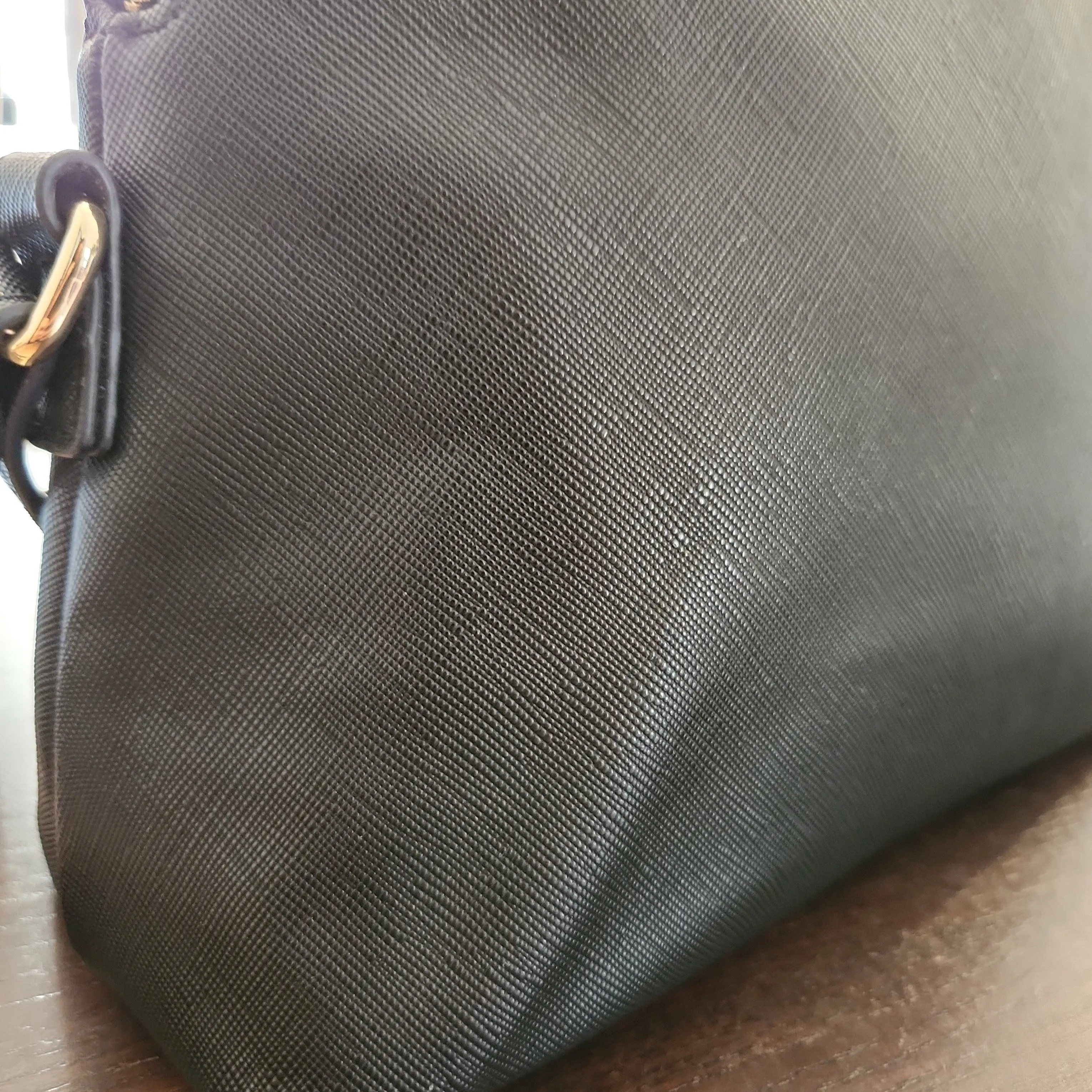 Kurt Geiger Black Textured Leatherette Dome Crossbody Bag | Like New |