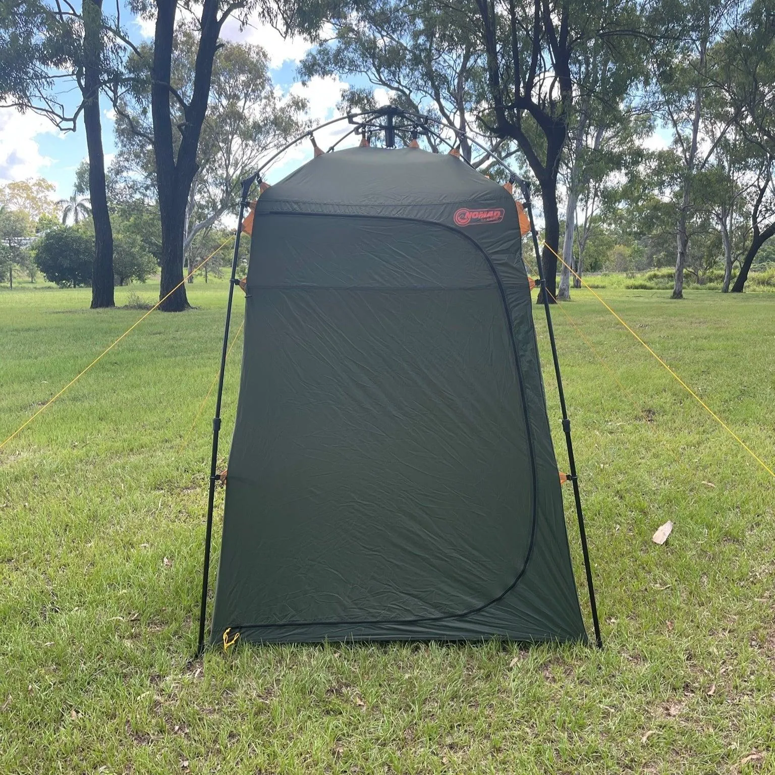 NOMAD Ensuite Pop-up Tent with Solar Shower