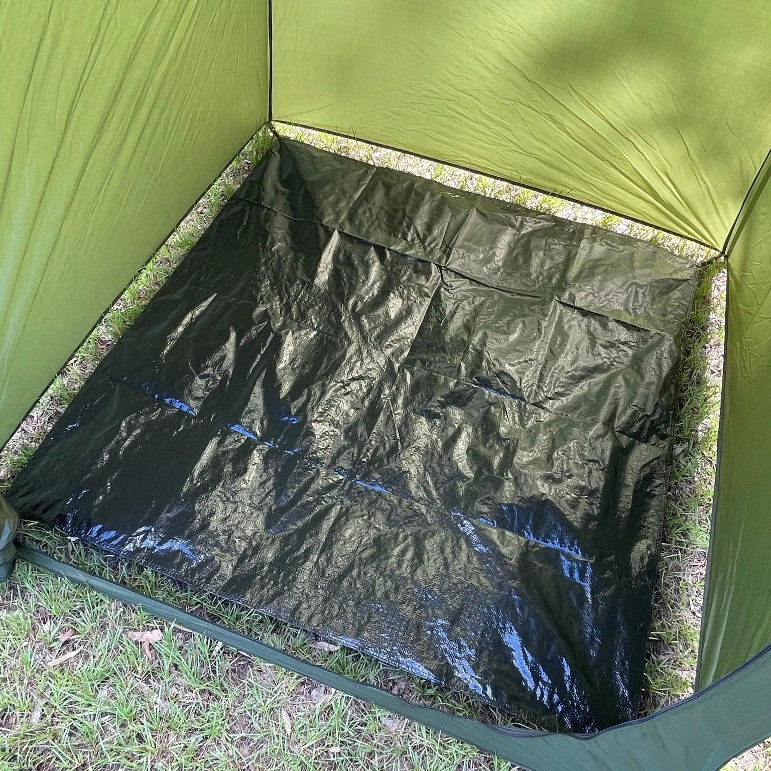 NOMAD Ensuite Pop-up Tent with Solar Shower