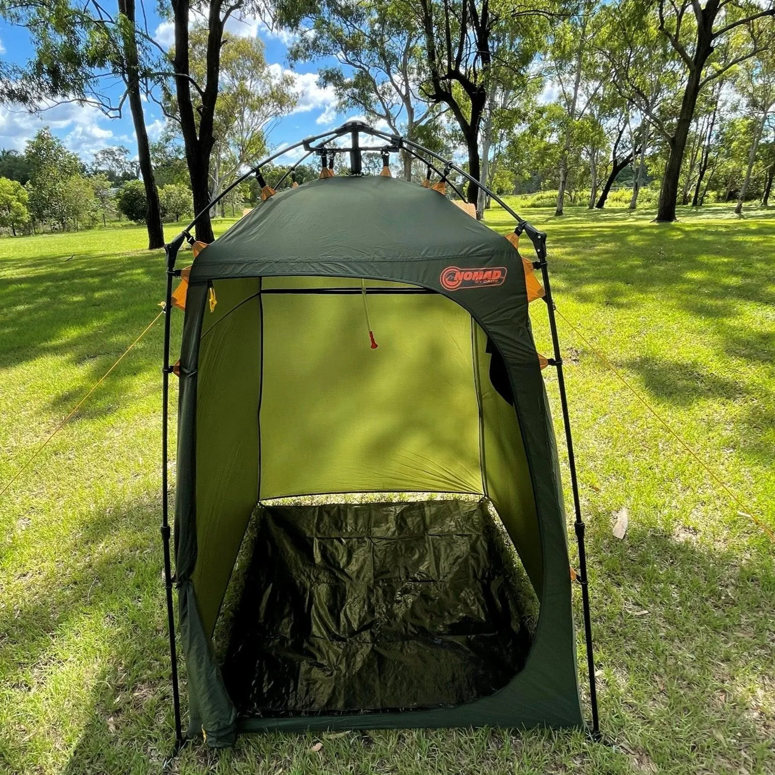 NOMAD Ensuite Pop-up Tent with Solar Shower